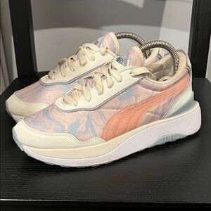 Puma Women's Cream and Peach Sneakers